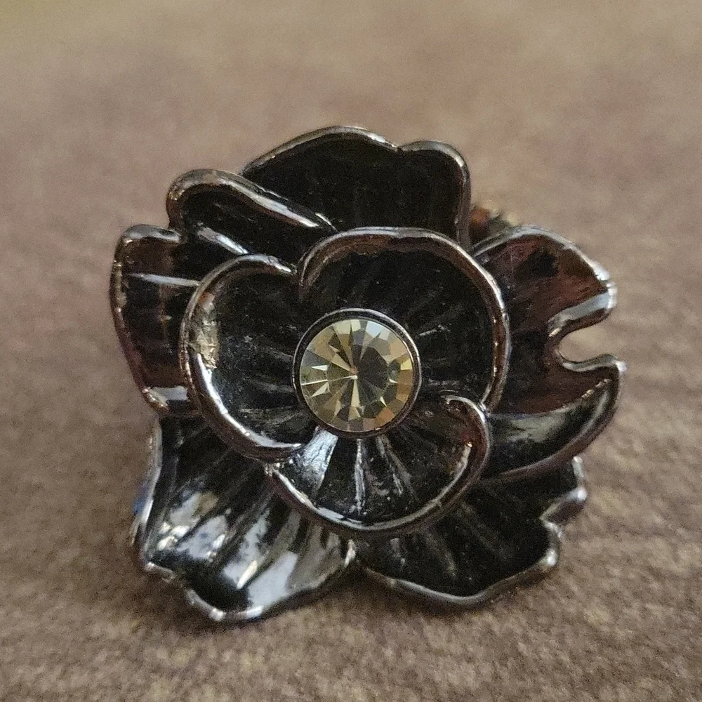 Y2k Romantic Gunmetal Rhinestone Rose Flower Goth Fairycore Stretch Ring - Picture 3 of 5